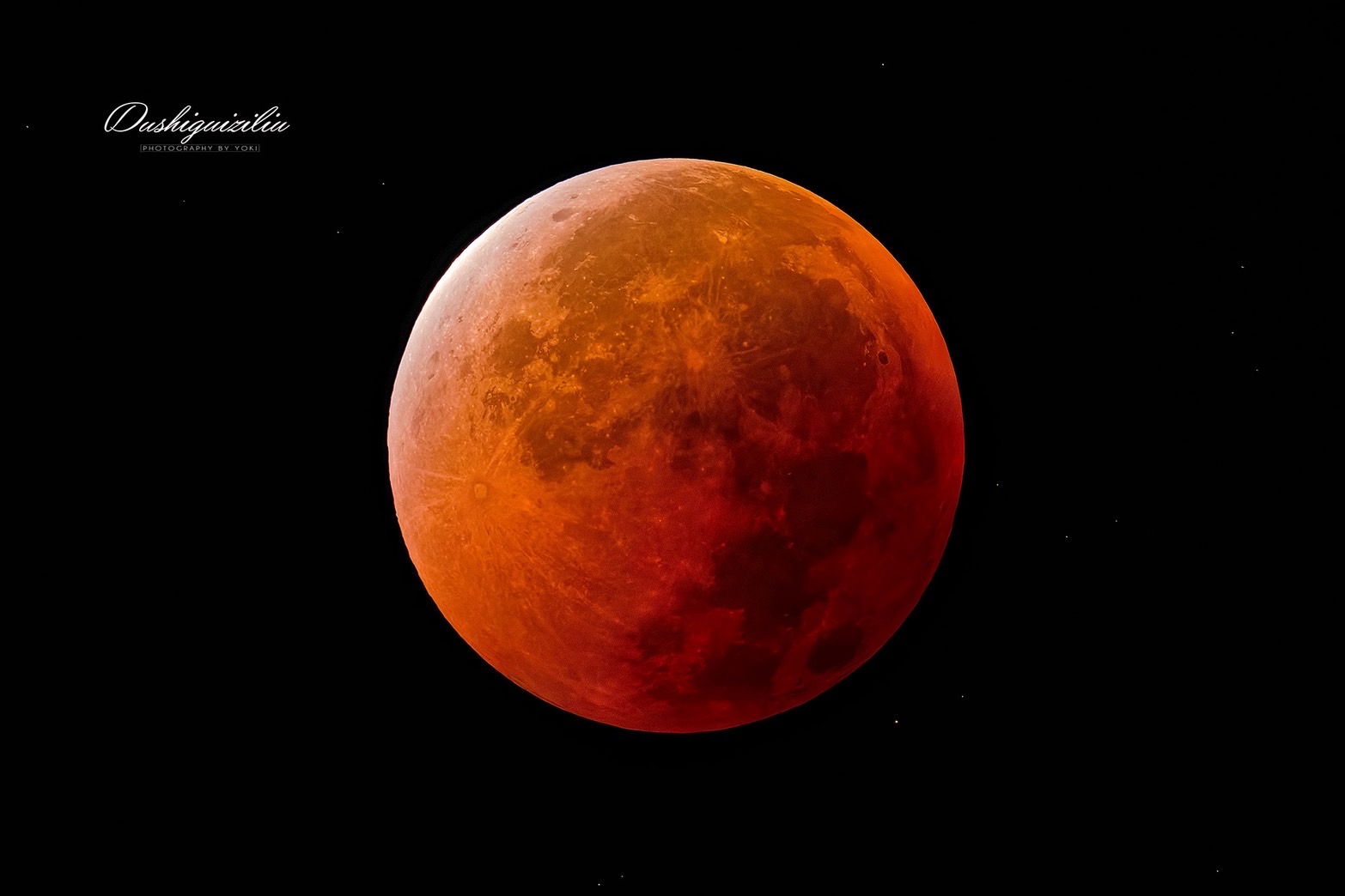 皆既月食の途中